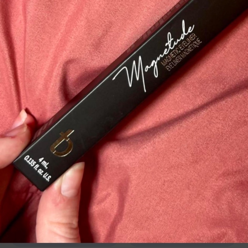 New Magnetude  magic eyeliner
